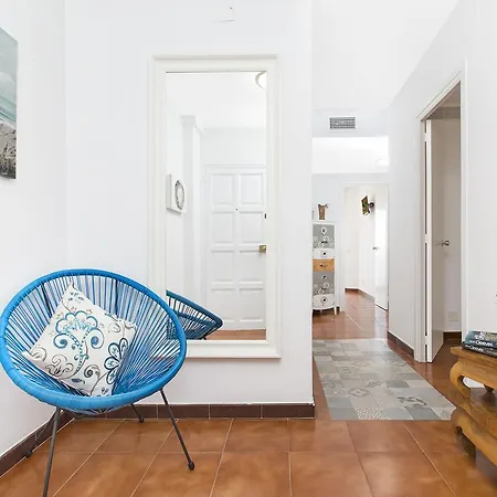 Skyline Apartment *